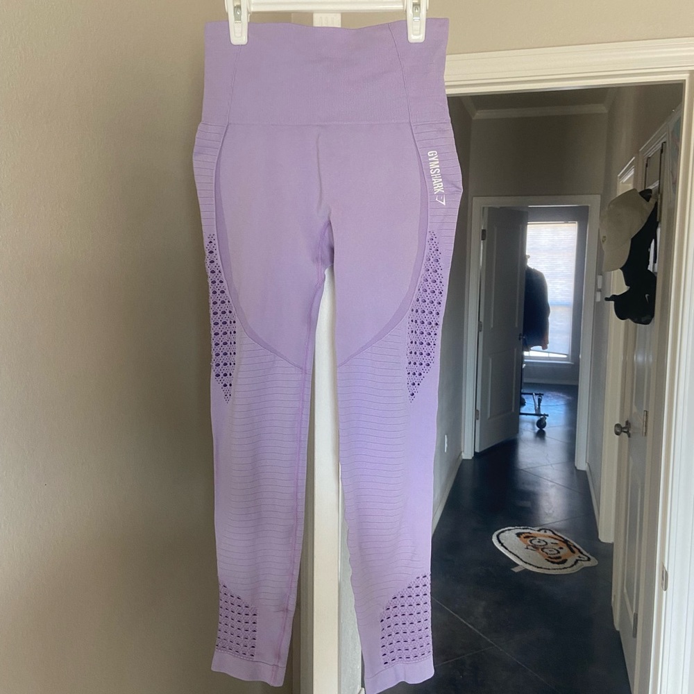 Gym shark leggings. Size S (6) excellent condition